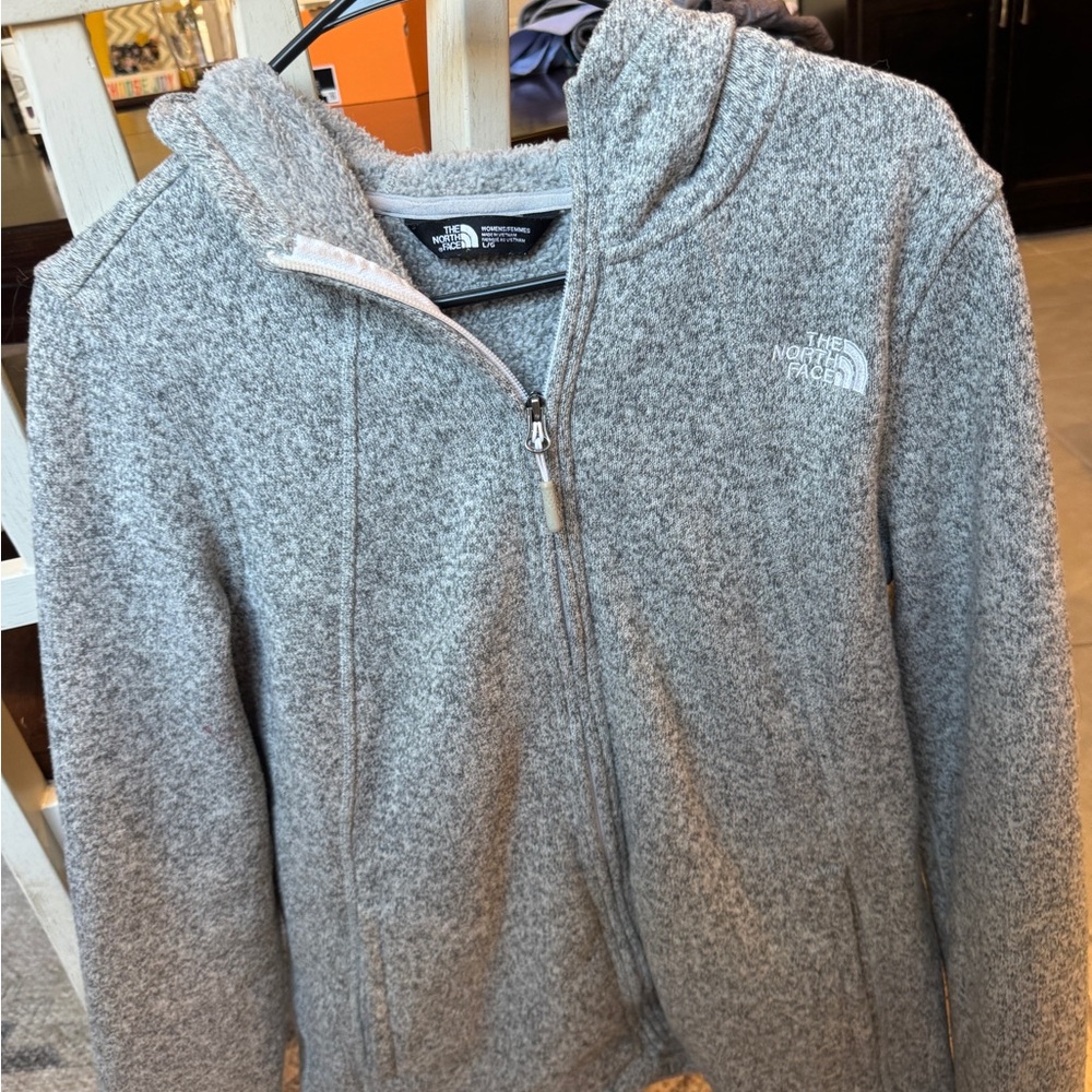 Women’s large Zipper with Hood North Face jacket